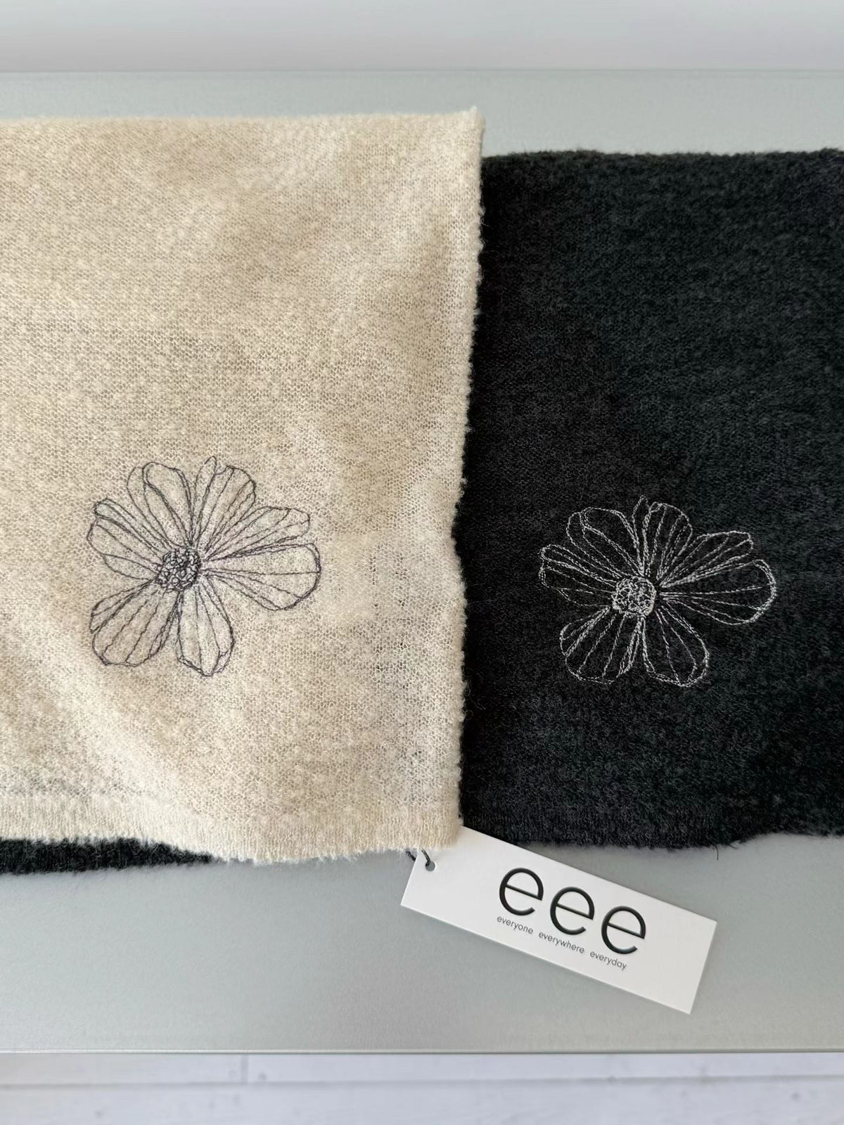 慵懶花瓣刺繡寬版針織衫