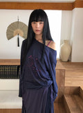 Hollow-knit one-shoulder sweater（2 colors)
