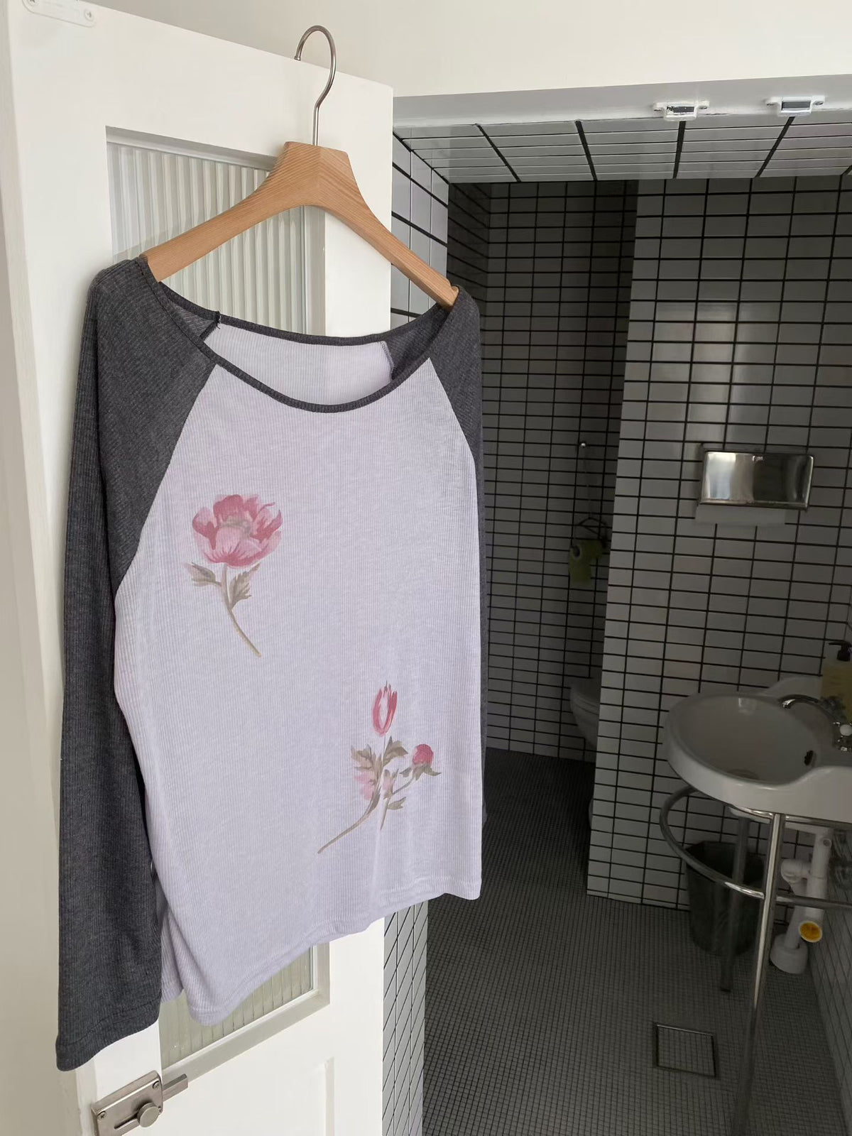 Raglan Ribbed Flower t shirt(2 colors)