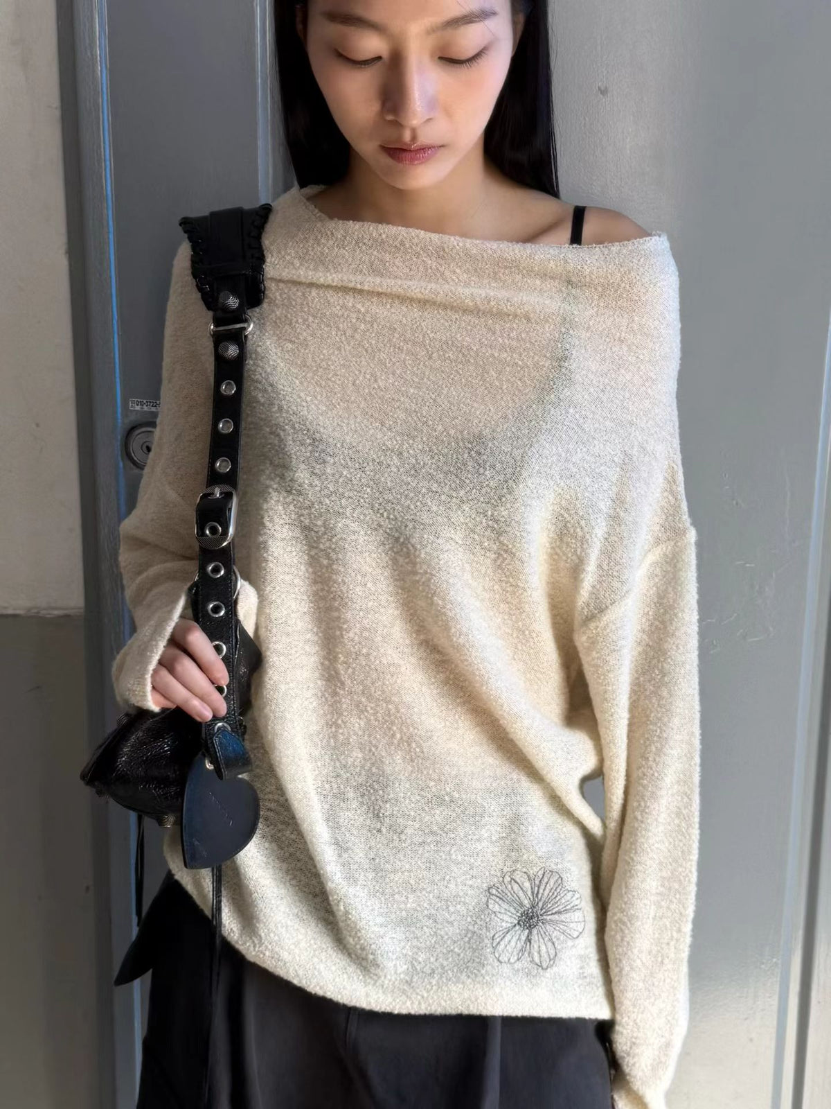 慵懶花瓣刺繡寬版針織衫