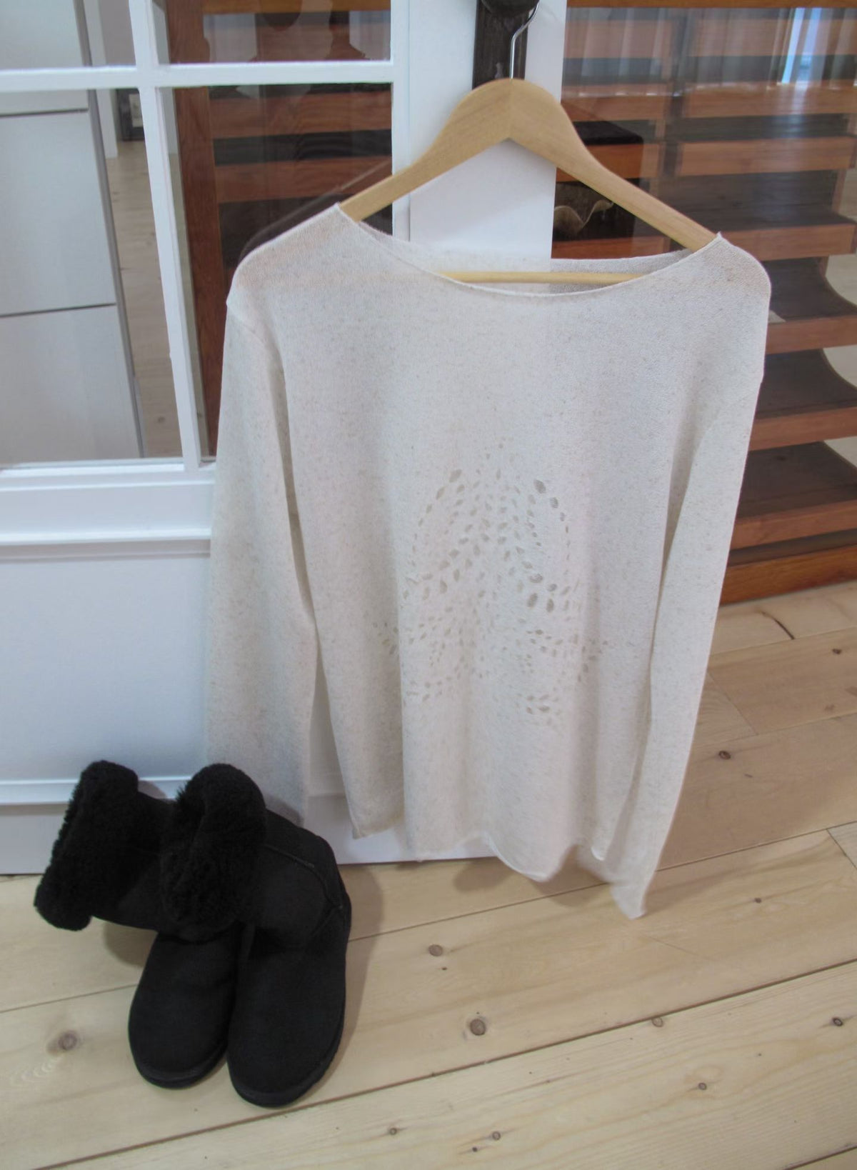 Hollow-knit one-shoulder sweater（2 colors)