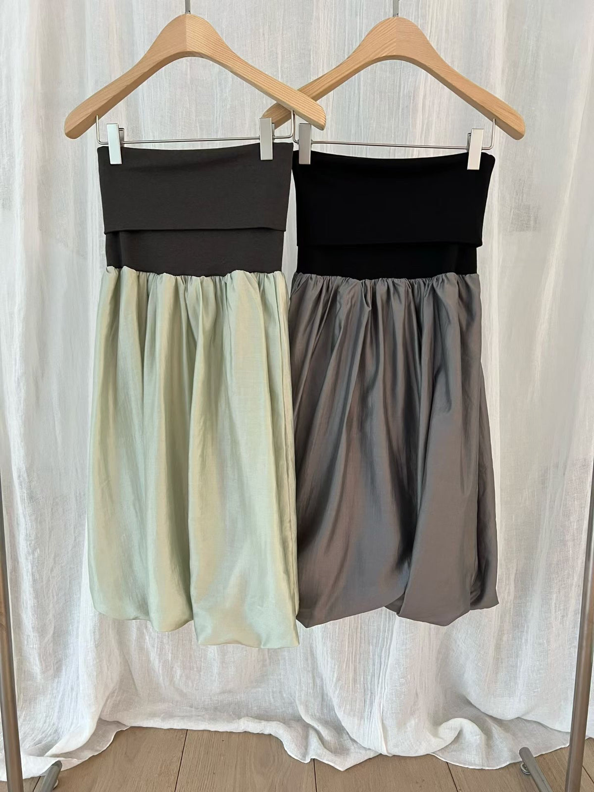 Goat Balloon Skirt (2 colors)