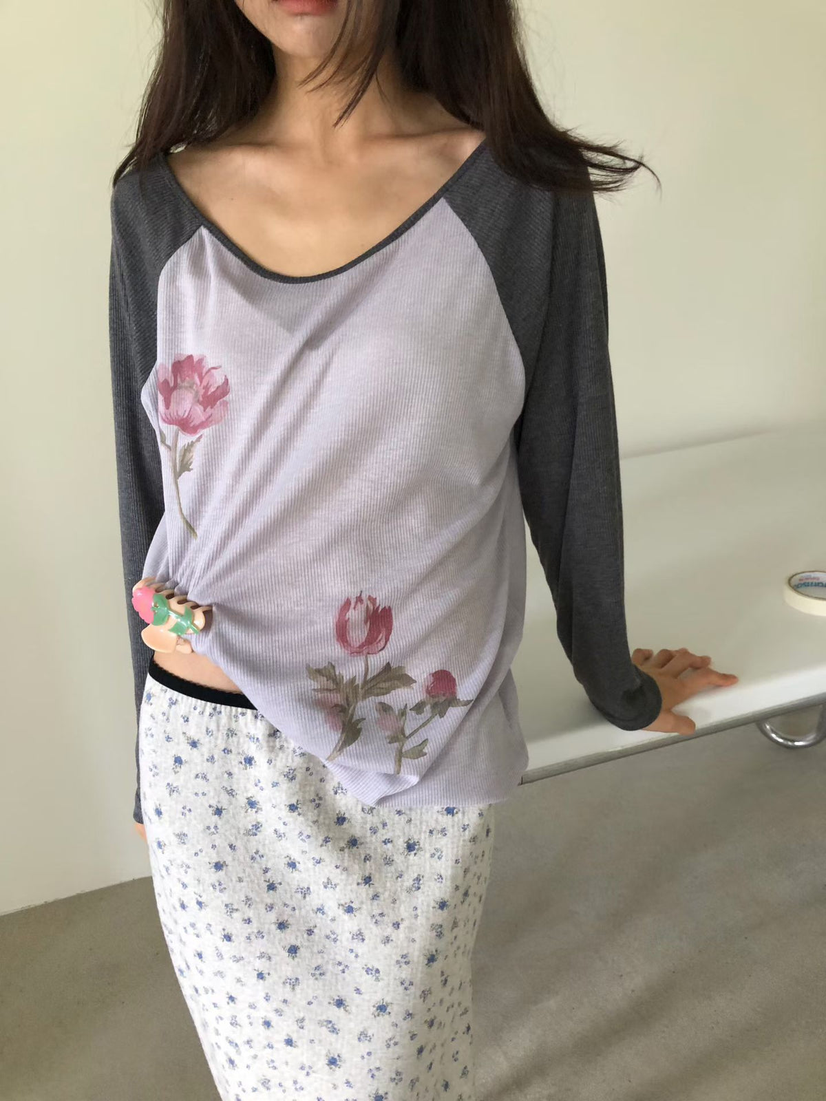 Raglan Ribbed Flower t shirt(2 colors)