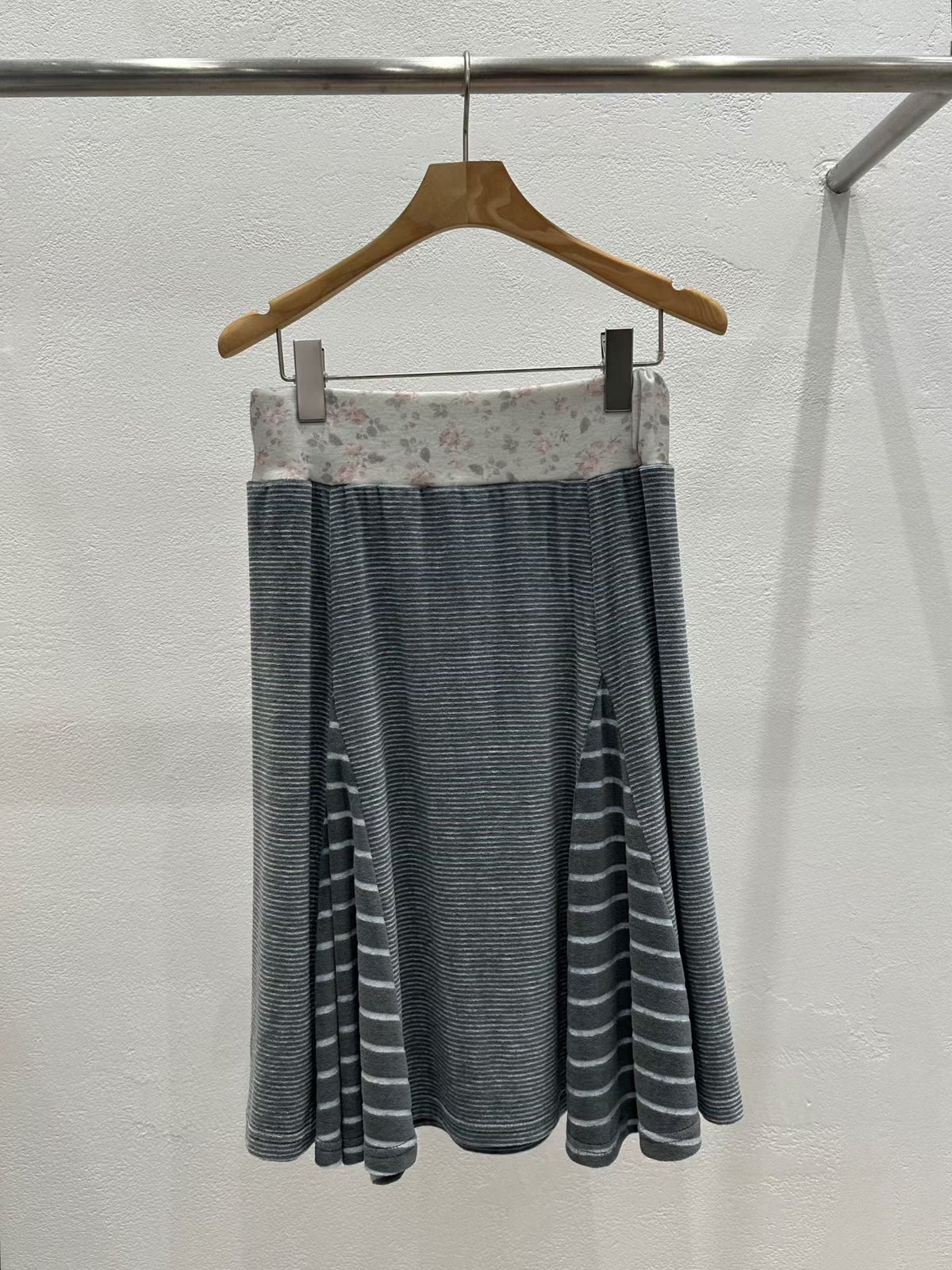 Patchwork Striped Floral Velvet Skirt（2 colors)