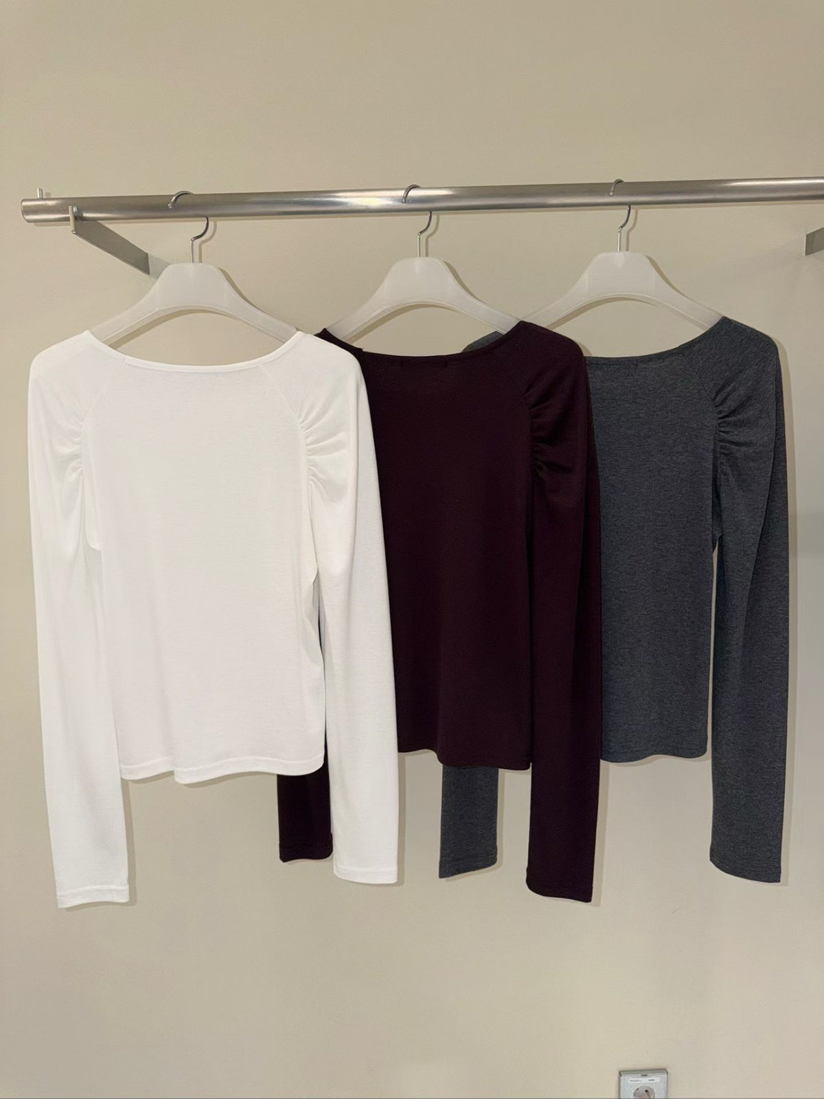 Raglan sleeve gathered T-shirt（3 colors)