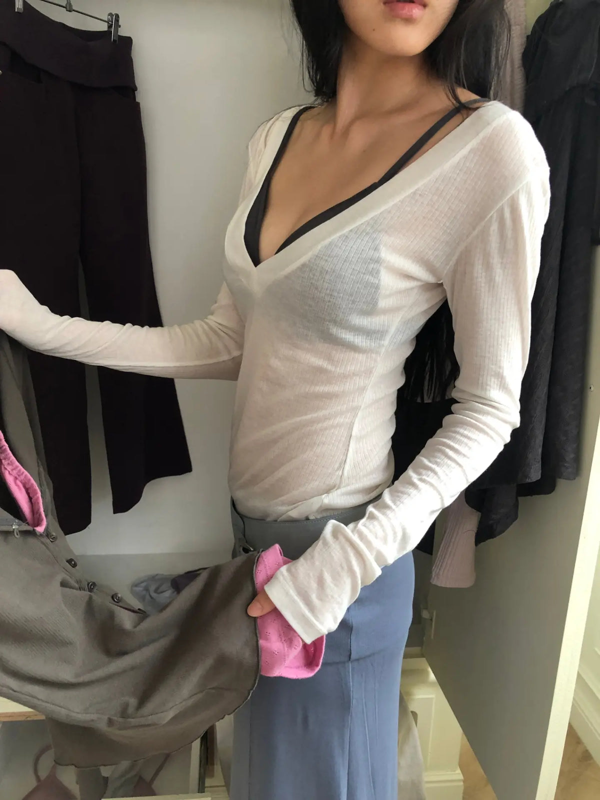 Deep V-neck wool-Tencel blend T-shirt（3 colors)
