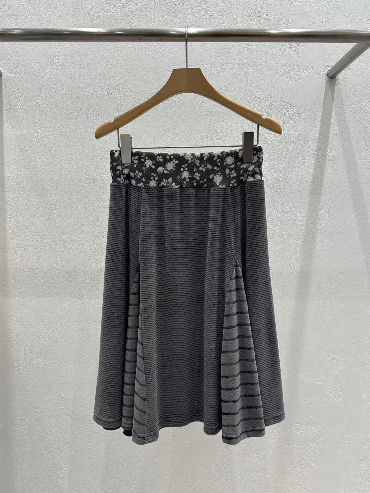 Patchwork Striped Floral Velvet Skirt（2 colors)