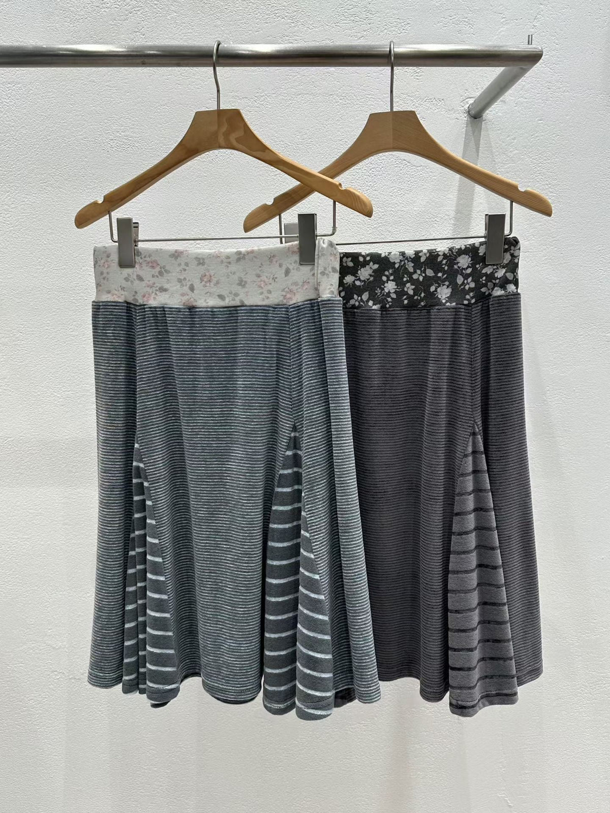 Patchwork Striped Floral Velvet Skirt（2 colors)