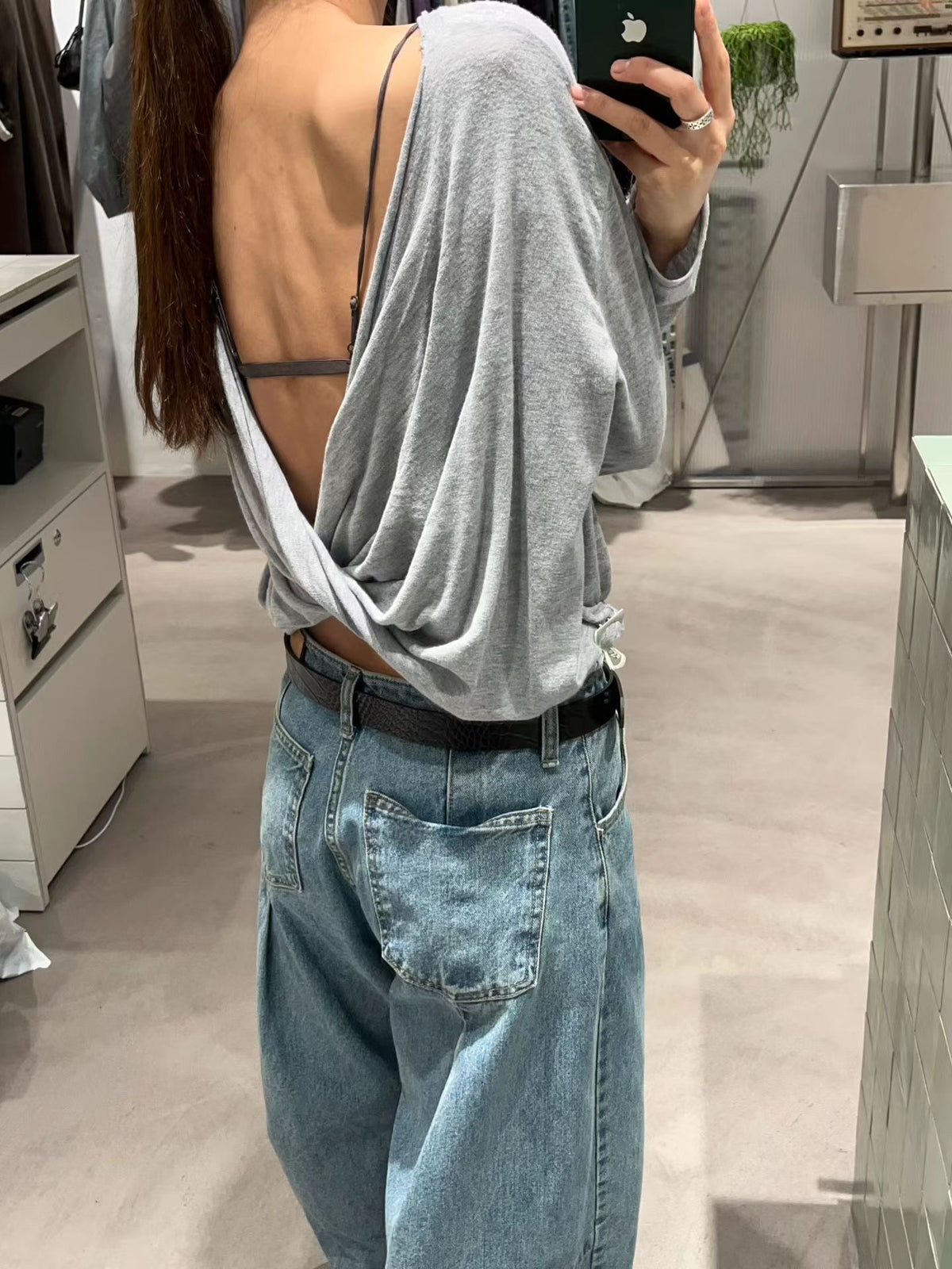 Deep V-back T-shirt（5 colors)