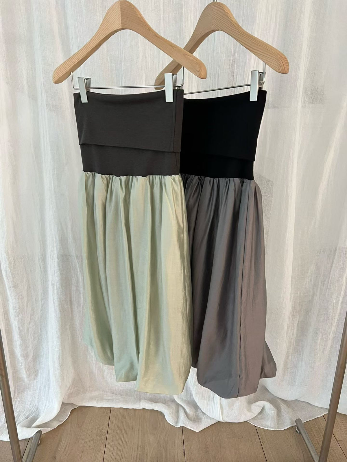 Goat Balloon Skirt (2 colors)