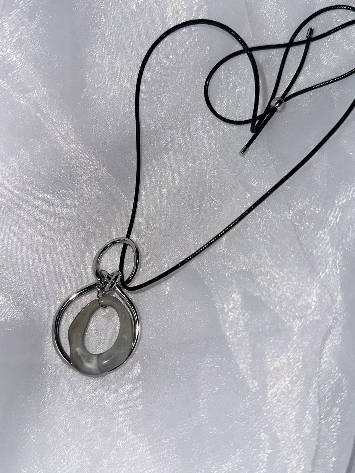 Double-Layer Shell Hoop Necklace