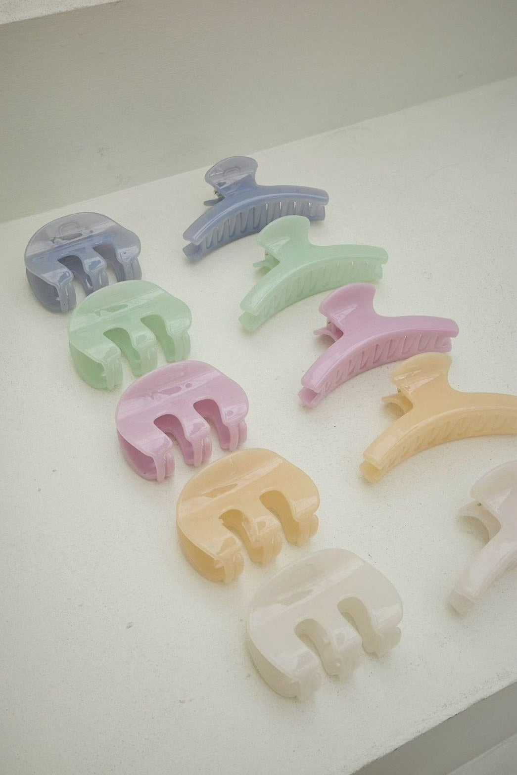The Soft  Hue Claw clip (5 colors)